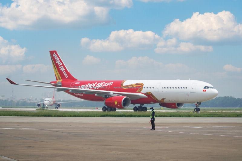 Ghế ngồi rộng rãi và tiện nghi trên máy bay dành cho hành khách hạng SkyBoss của Vietjet Air